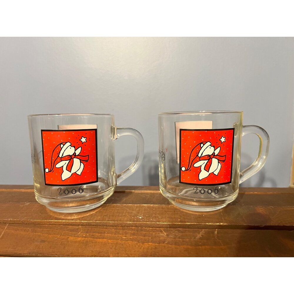 Macy's 2006‎ Red Santa Bear Glass Mugs Set of 2 Christmas Drinkware Dept Store
